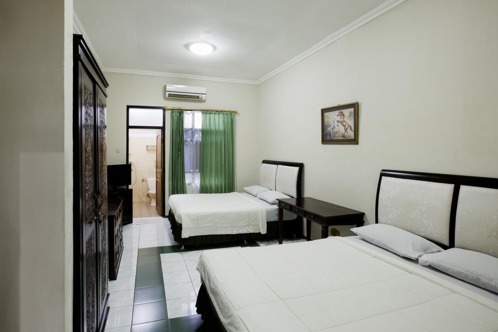 Hotel Galuh Anindita Γιογκιακάρτα Εξωτερικό φωτογραφία